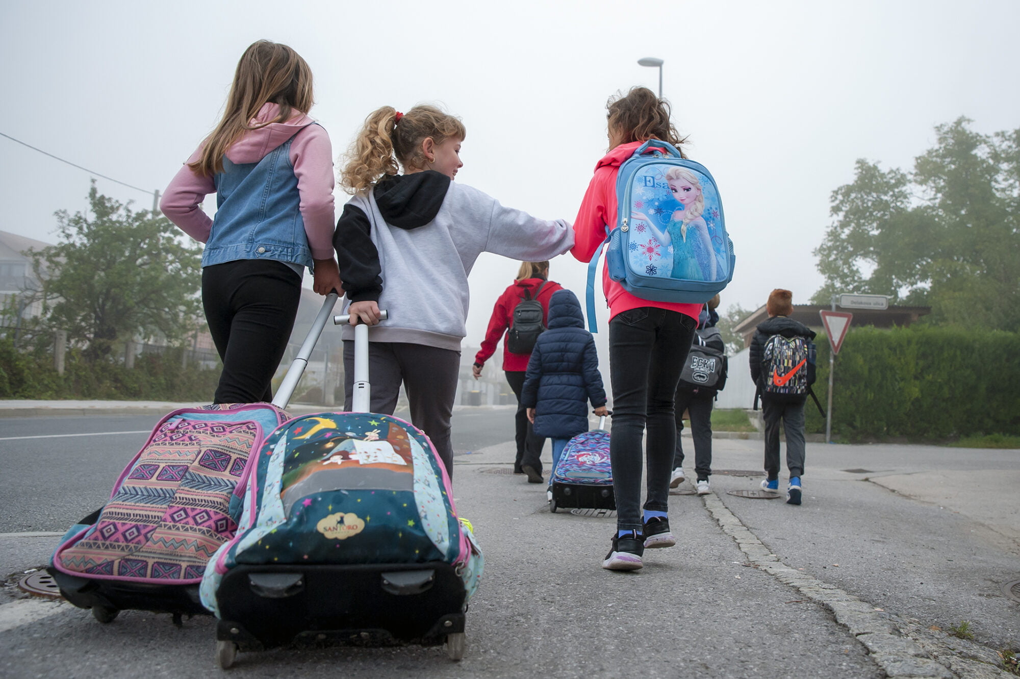 Jeseni 2022 Je V olo S Pe busom Potovalo Ve Kot 3000 Otrok Iz 77 